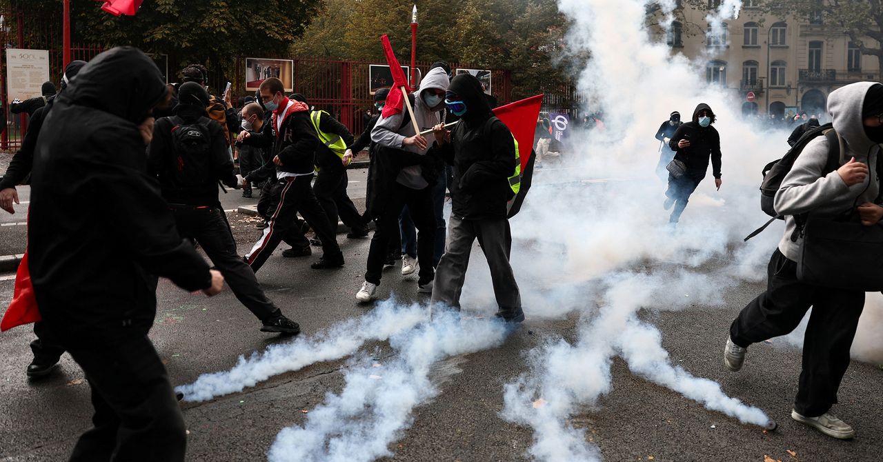 French Government Convenes Emergency Meeting With Platforms Amid Protests