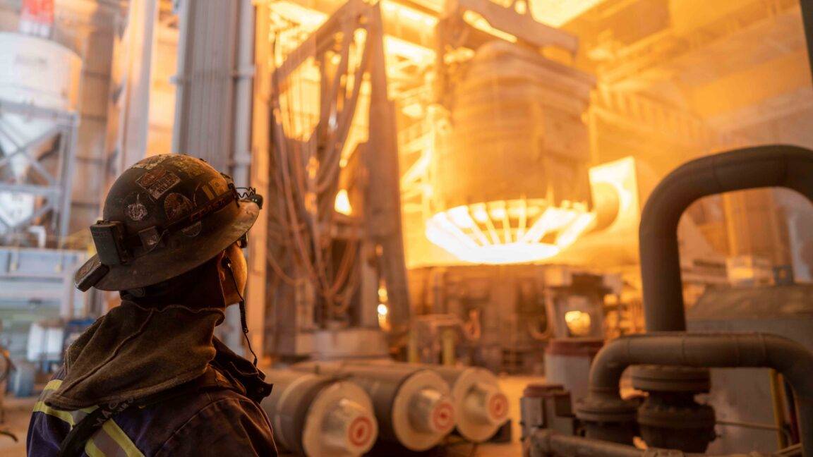 AI data centers drive up US manufacturers' energy costs