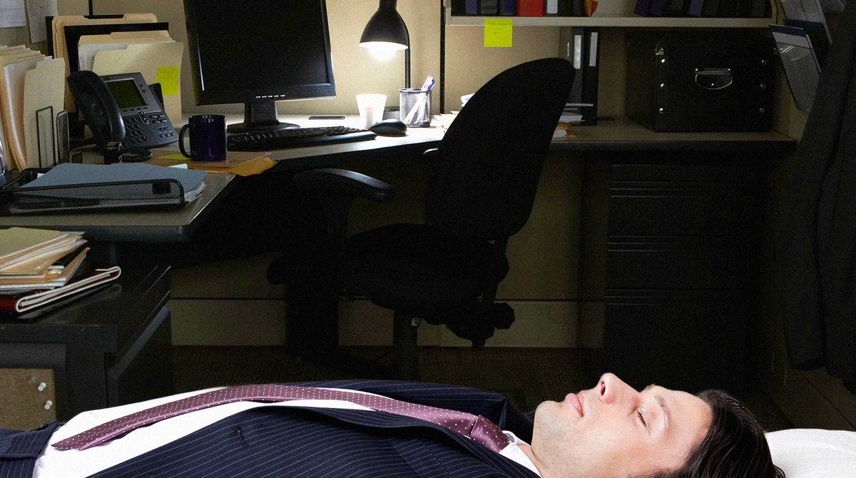 AI Interviews Reshape Job Search with Late-Night Shift
