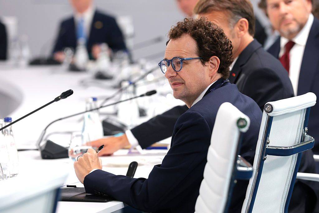 AI Safety Debate Heats Up as Executives Clash Over Regulation