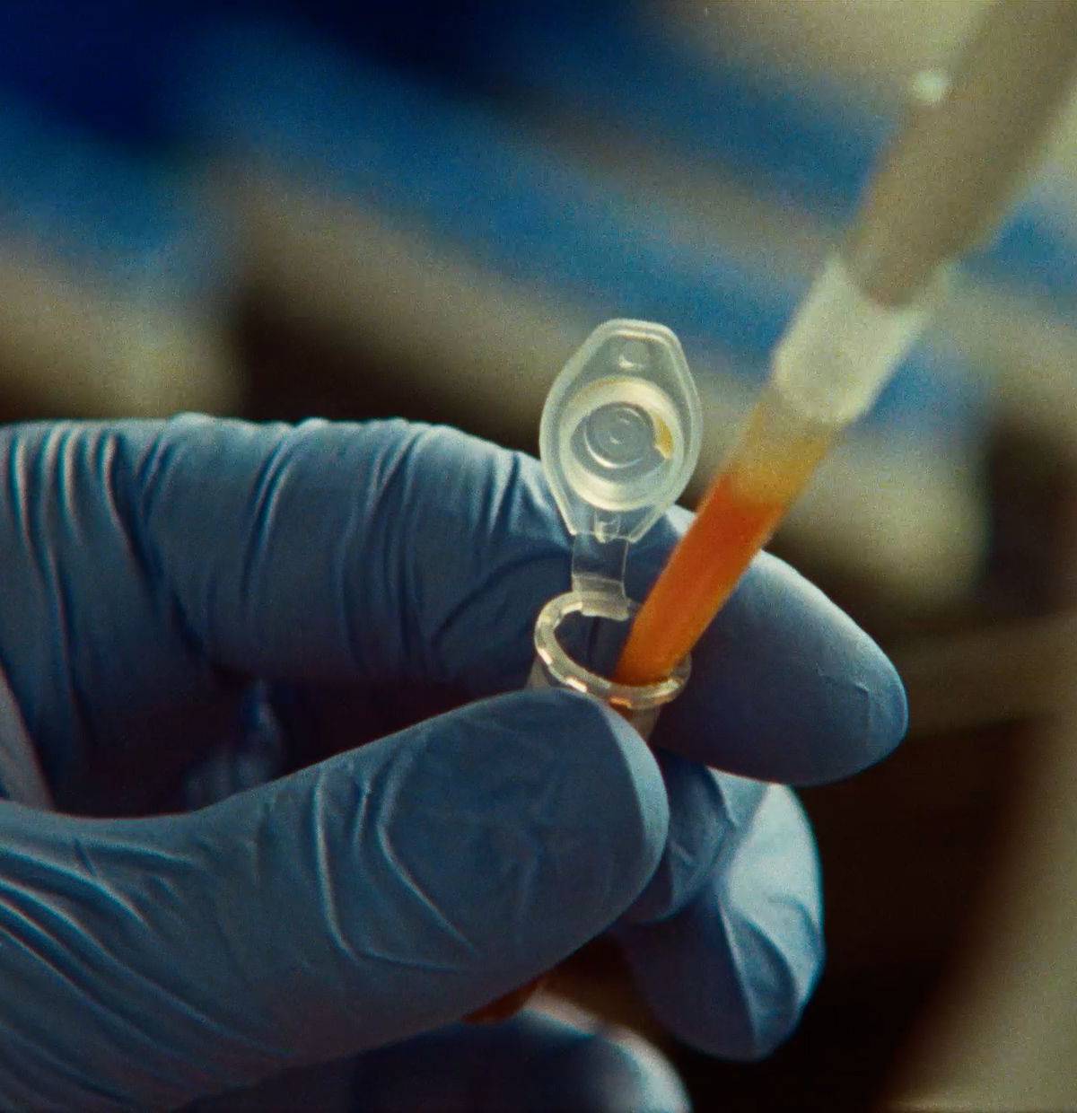 Anthropic's Claude Discovers Novel Enzyme System with CRISPR-Like Repeats