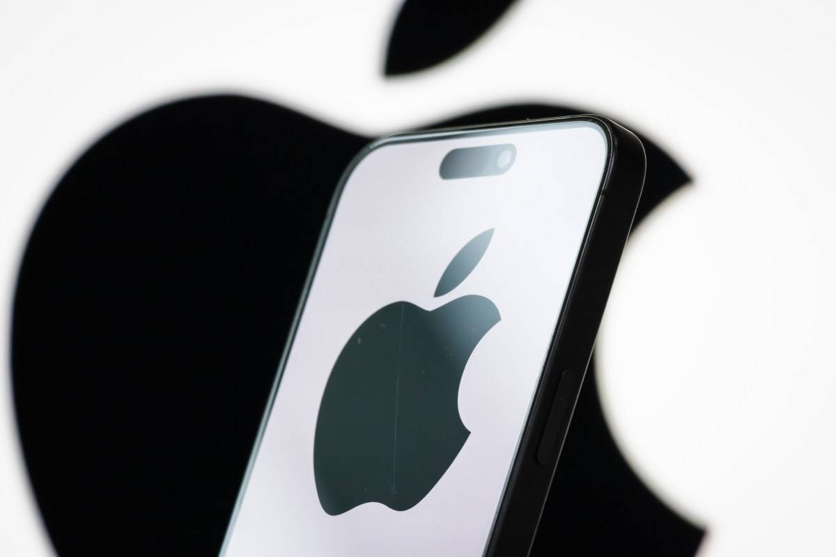 Apple in Talks to Pay Publishers for Siri Current News Access