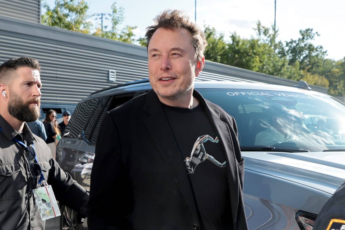 Elon Musk Focuses Half His Time on AI and Robots During Tesla Earnings Calls