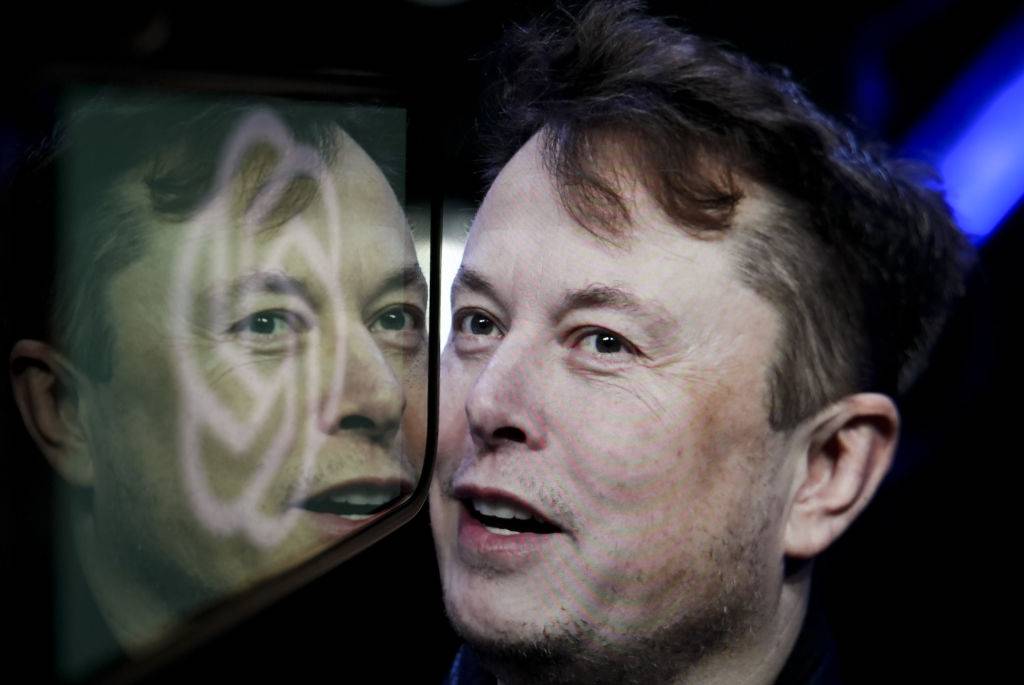 Elon Musk Praises Anthropic's Mythos/Fable, Promises Not to Cut Off