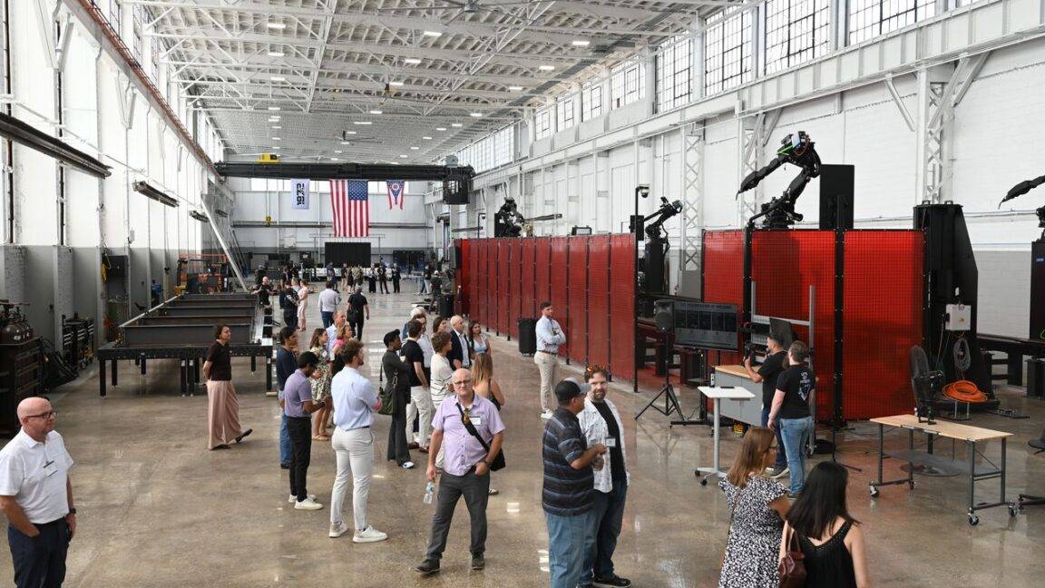 Former SpaceX engineers build robotic steel factory