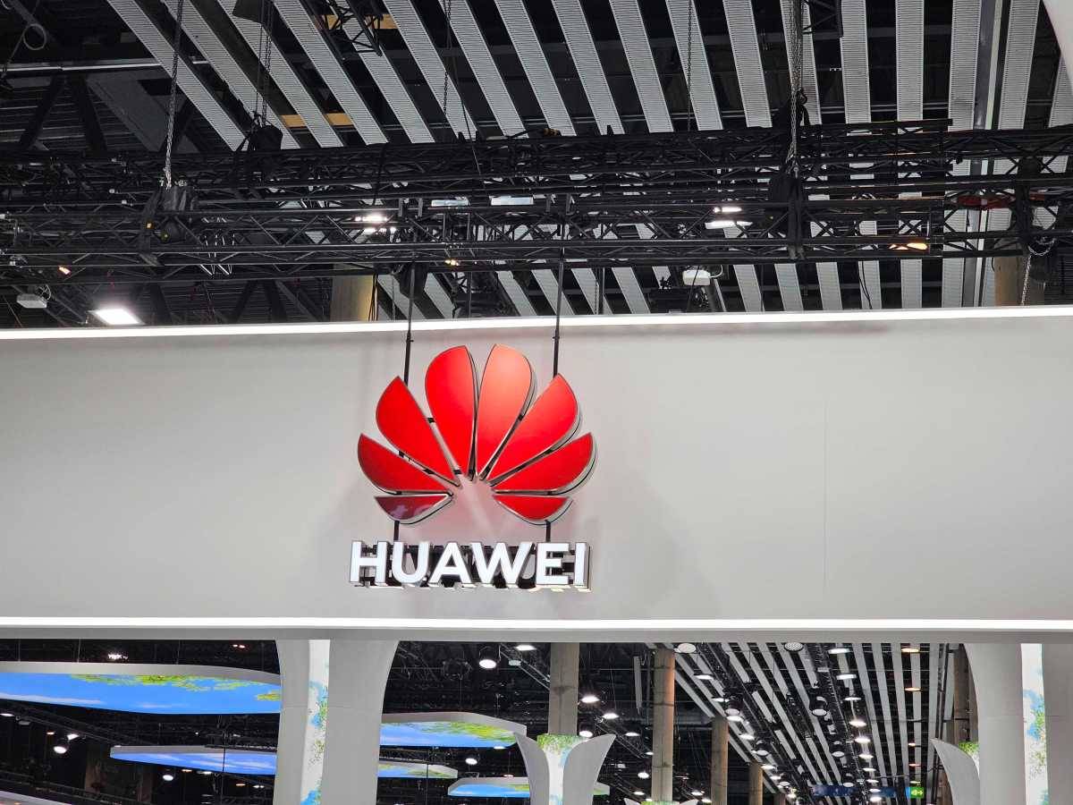 Huawei Moves Ascend 960DT AI Chip Launch to Q1 2027