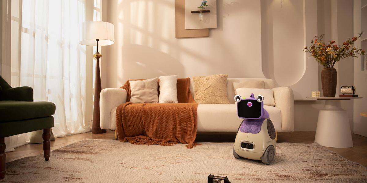 Ollobot's AI Companion Robot Enhances Home Interaction